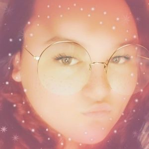 Meet your Posher, Clair